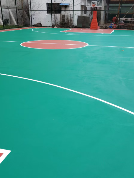 衡阳 球场长期使用易出现地面开裂